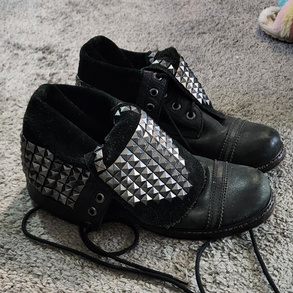 Zigi Girl moto grommet boots 6.5